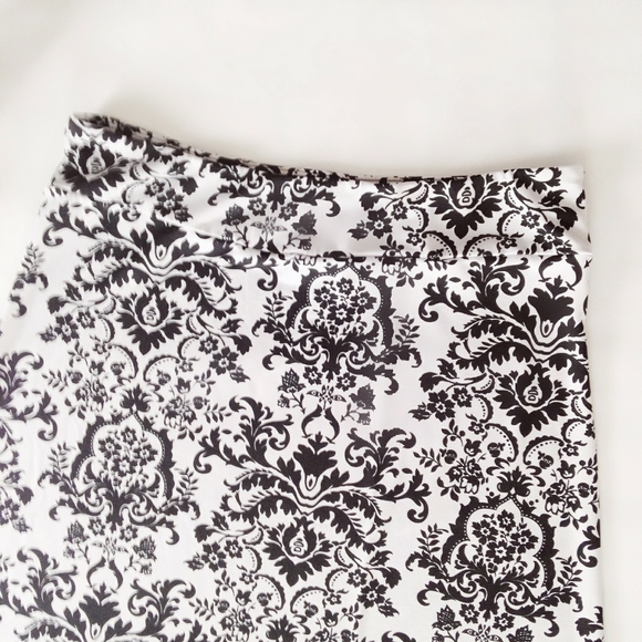 Skirt - Picture 3 of 3